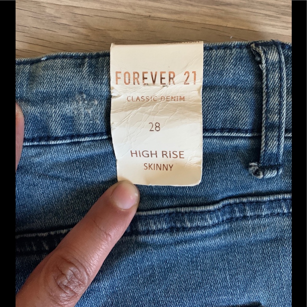 High Rise Distressed Jeans - Picture 8 of 9